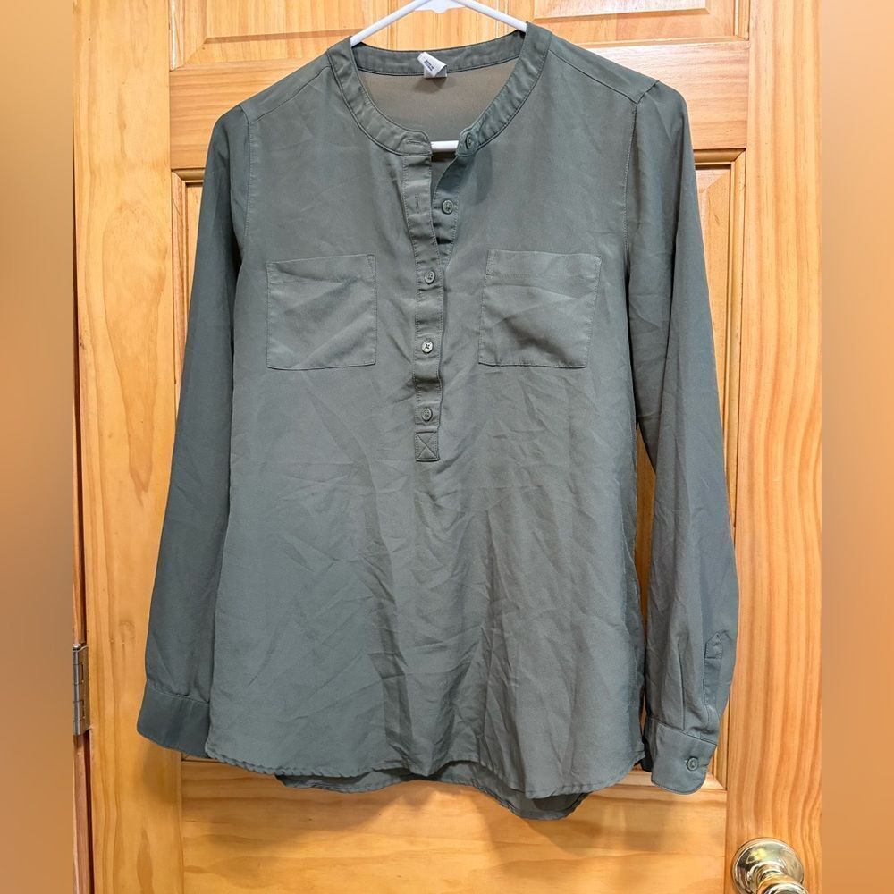Old Navy size S army green henley blouse